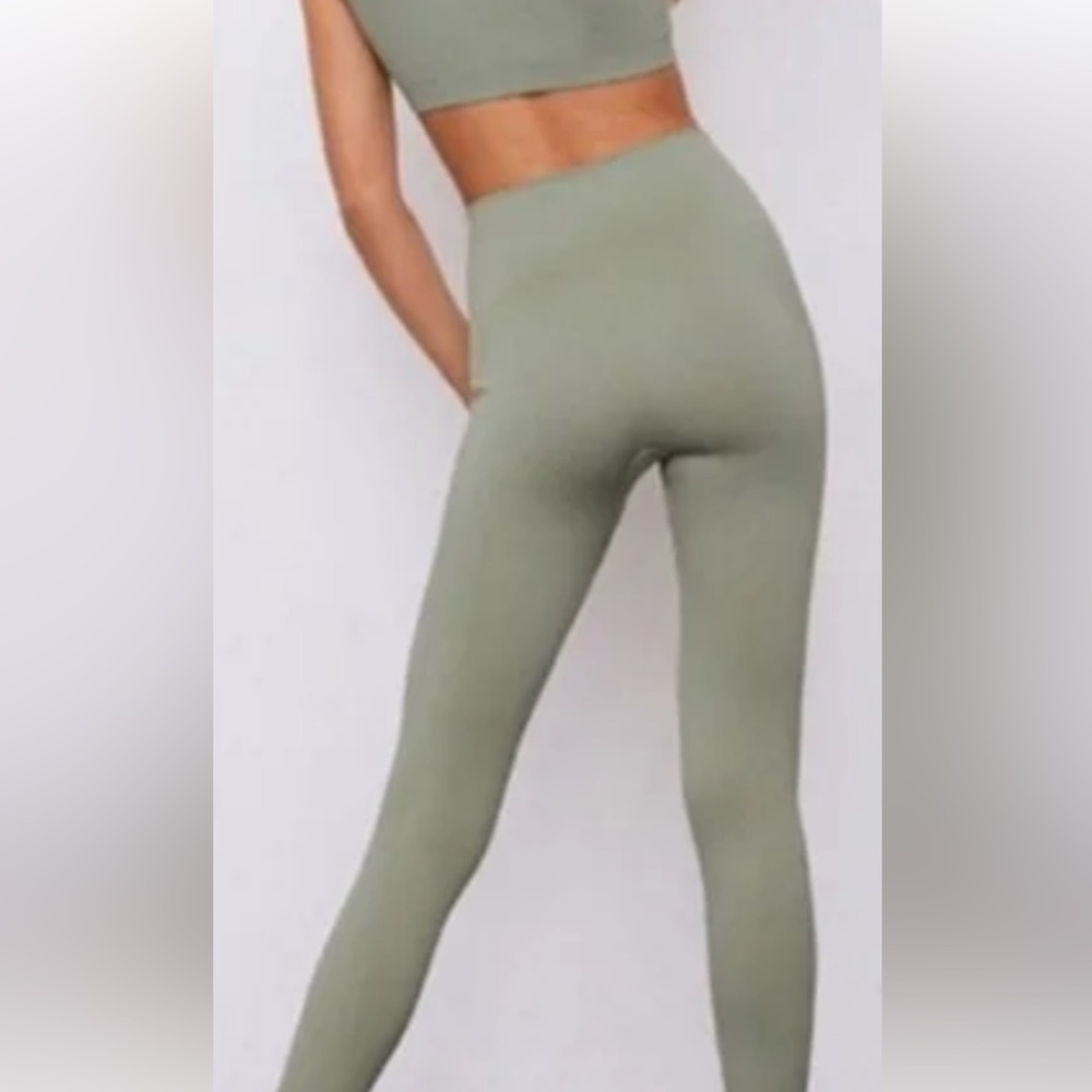 Set Active sculpt flex leggings and top set
